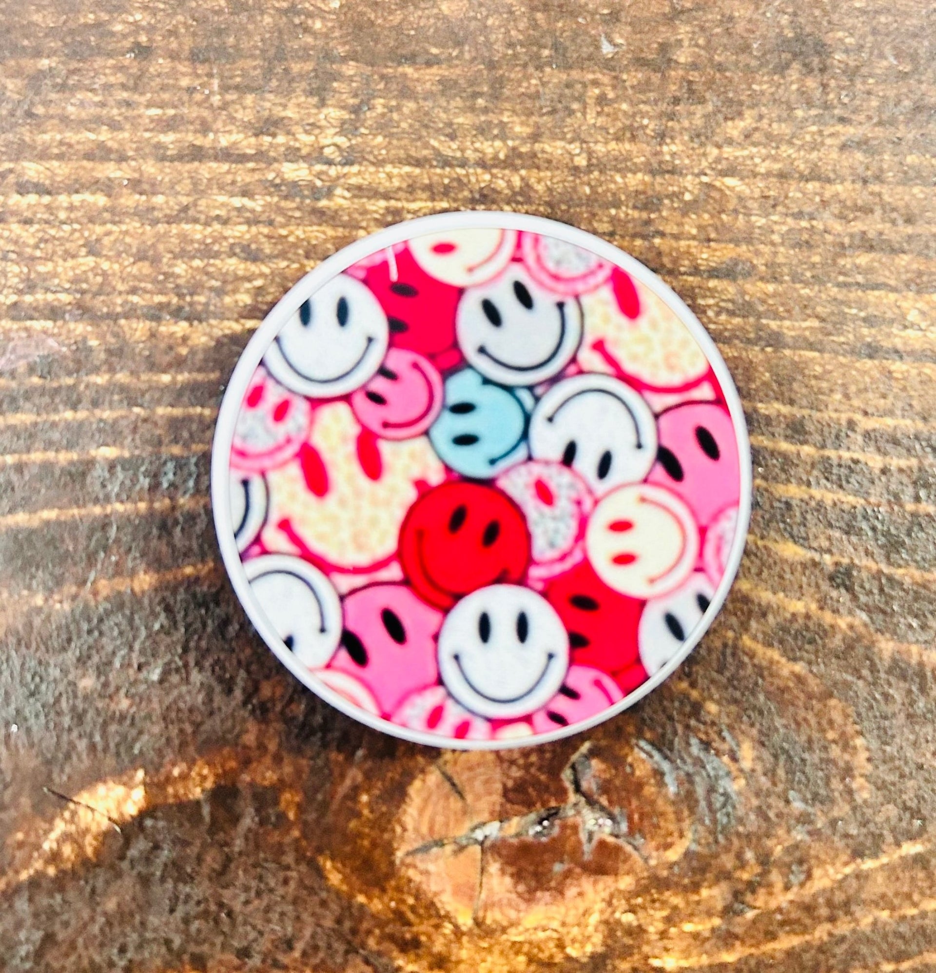 Smiley Pop Socket - Hey Heifer Boutique