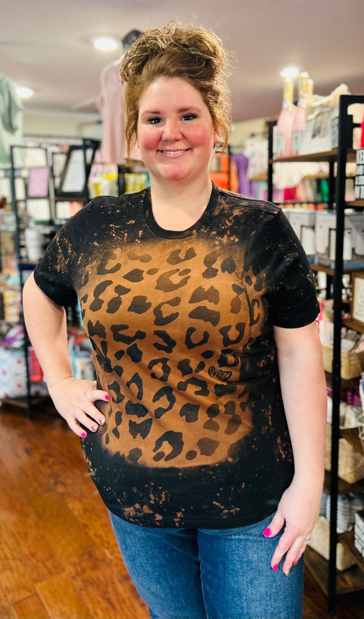 Black Leopard Tee - Hey Heifer Boutique